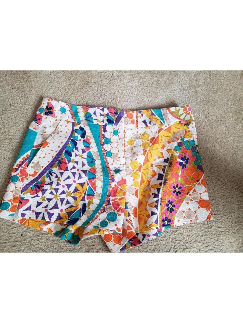 Trina turk women's Shorts sz 0